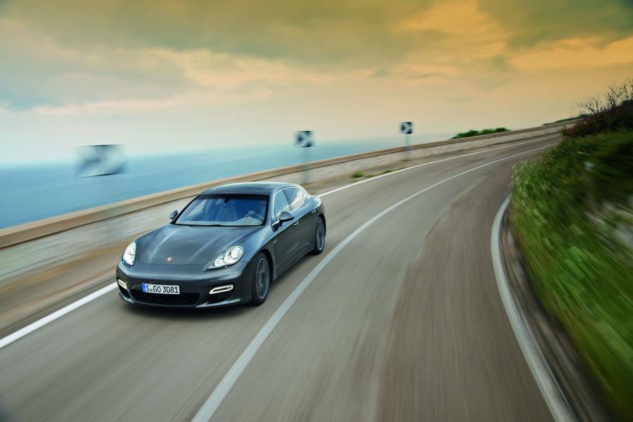  Porsche Panamera Turbo S 2011 года  (фото 21 из 51)